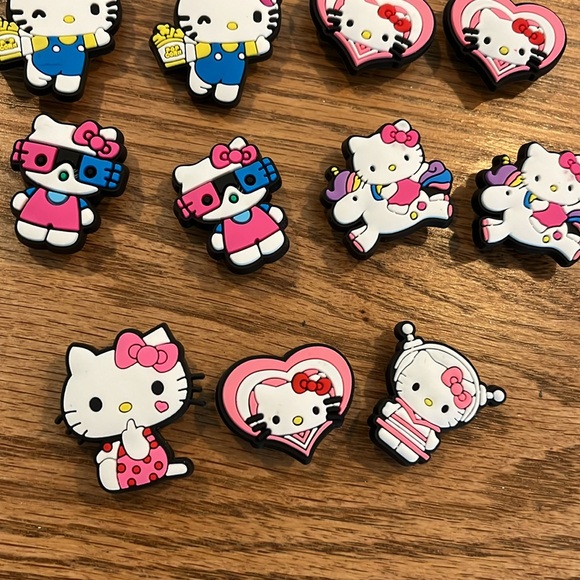 Hello kitty shoe charms - Picture 2 of 9